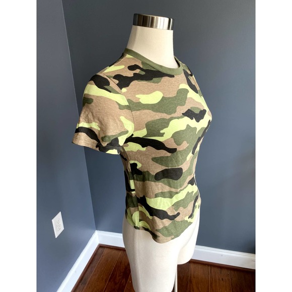 Neon camo crop top - Picture 2 of 5